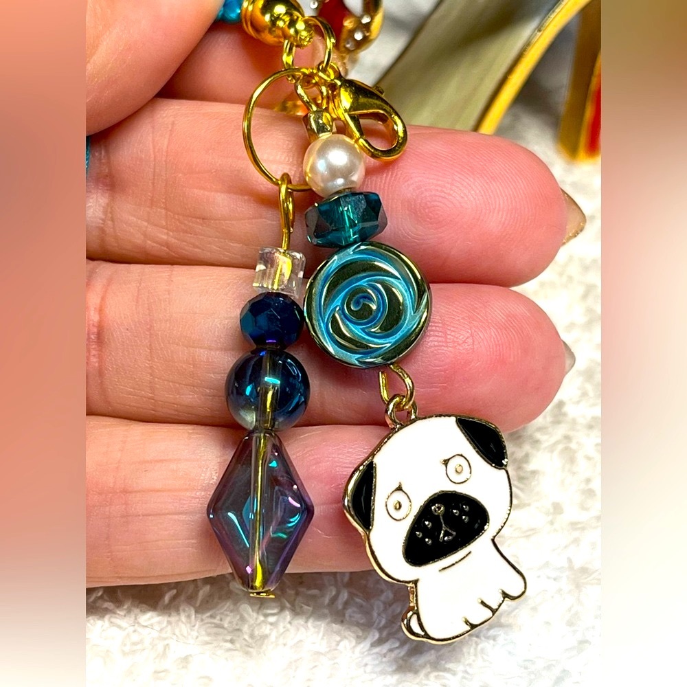 🐾🦴stunning PUG DOG zipper pull or purse bling-gorgeous colors-blue and  gold